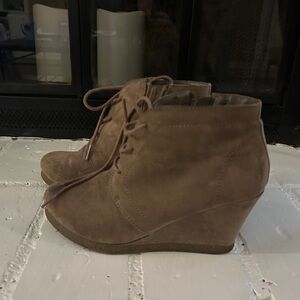 Women's Tan Wedge Ankle Boots